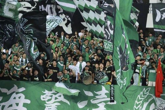 赛后西班牙媒体科贝电台报道，马竞后卫吉梅内斯在比赛中非常愤怒，对着菲利克斯说：“你想打架吗？”，已经身背一黄的他在半场被西蒙尼换下。